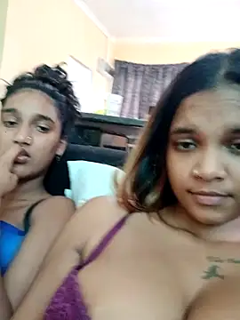 Indianqueen03 online show from September 2025 09:03:02 AM