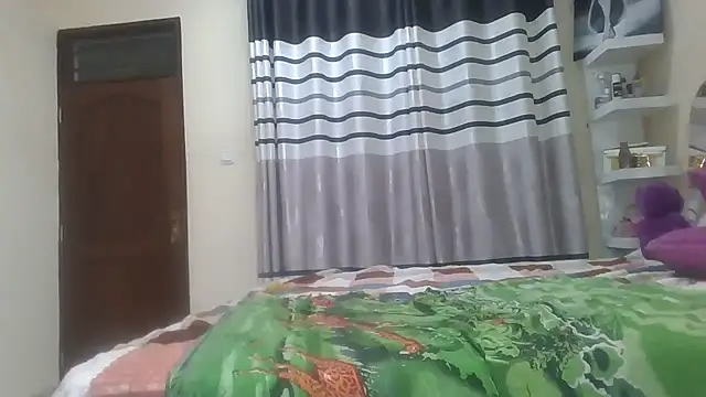 Snapshot of Fine_assie chatting on October 2025 12:55:02 AM Fine assie online show from October 2025 12:55:02 AM