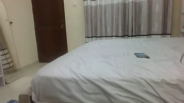 Snapshot of Fine_assie chatting on November 2025 04:28:01 PM Fine assie online show from November 2025 04:28:01 PM