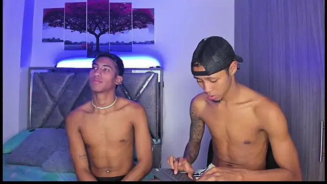 Snapshot of Lagosanthos chatting on April 2026 12:33:01 AM Lagosanthos online show from April 2026 12:33:01 AM