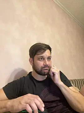 Snapshot of MaeltraJoy chatting on October 2025 03:03:01 PM MaeltraJoy online show from October 2025 03:03:01 PM