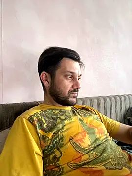 Snapshot of MaeltraJoy chatting on October 2025 10:00:02 AM MaeltraJoy online show from October 2025 10:00:02 AM