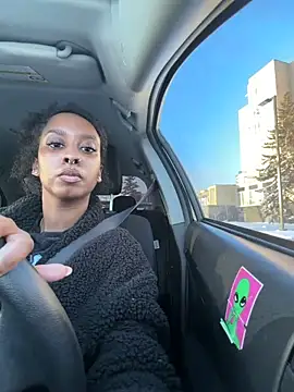 Snapshot of Your_Paris chatting on February 2026 03:30:01 PM Your Paris online show from February 2026 03:30:01 PM