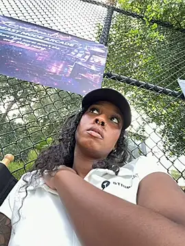 Snapshot of Your_Paris chatting on February 2026 08:29:01 PM Your Paris online show from February 2026 08:29:01 PM