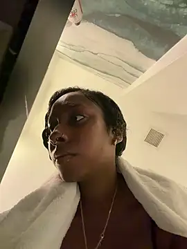 Snapshot of Your_Paris chatting on February 2026 02:06:02 PM Your Paris online show from February 2026 02:06:02 PM