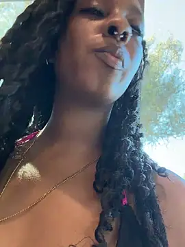 Snapshot of Your_Paris chatting on March 2026 09:17:01 PM Your Paris online show from March 2026 09:17:01 PM