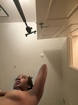 Snapshot of Your_Paris chatting on March 2026 03:36:01 AM Your Paris online show from March 2026 03:36:01 AM