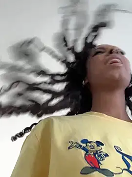 Snapshot of Your_Paris chatting on March 2026 08:06:02 PM Your Paris online show from March 2026 08:06:02 PM