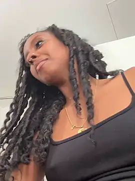 Snapshot of Your_Paris chatting on March 2026 03:00:02 AM Your Paris online show from March 2026 03:00:02 AM