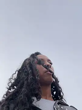 Snapshot of Your_Paris chatting on March 2026 05:50:01 PM Your Paris online show from March 2026 05:50:01 PM