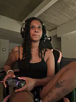 Snapshot of Your_Paris chatting on March 2026 05:55:02 AM Your Paris online show from March 2026 05:55:02 AM