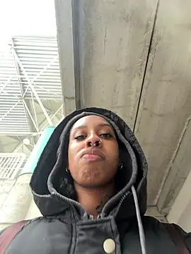 Snapshot of Your_Paris chatting on March 2026 04:02:01 PM Your Paris online show from March 2026 04:02:01 PM