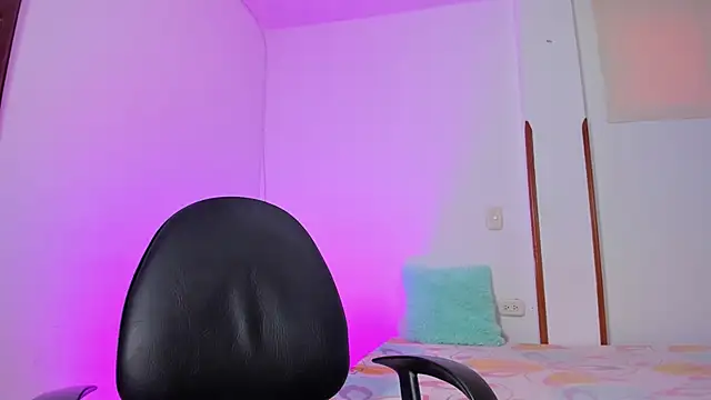 iris torrez  online show from January 2025 06:07:01 PM