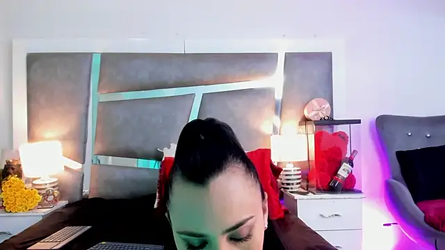 Snapshot of Evangeline_Taylorr chatting on January 2025 01:17:02 PM Evangeline Taylorr online show from January 2025 01:17:02 PM