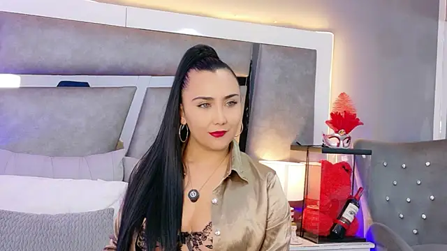 Evangeline Taylorr online show from October 2025 01:09:01 PM