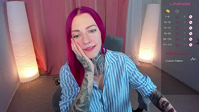 Snapshot of Roxy_____ chatting on January 2025 02:32:02 AM Roxy online show from January 2025 02:32:02 AM