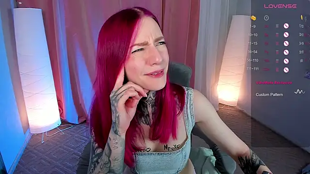 Snapshot of Roxy_____ chatting on January 2025 11:47:01 PM Roxy online show from January 2025 11:47:01 PM