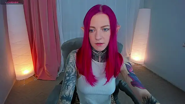 Snapshot of Roxy_____ chatting on February 2025 08:27:02 PM Roxy online show from February 2025 08:27:02 PM