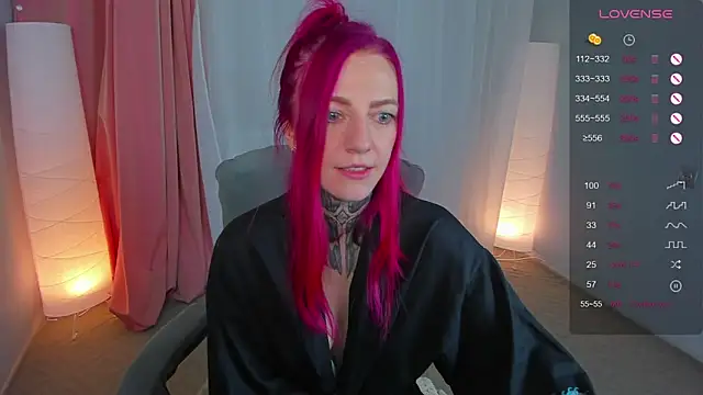 Snapshot of Roxy_____ chatting on February 2025 11:34:02 PM Roxy online show from February 2025 11:34:02 PM
