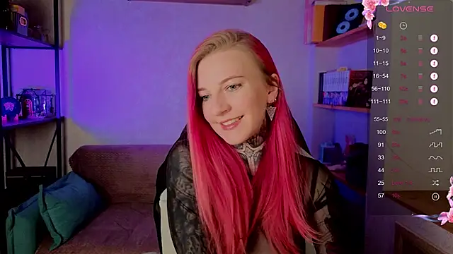 Snapshot of Roxy_____ chatting on October 2025 08:40:02 PM Roxy online show from October 2025 08:40:02 PM