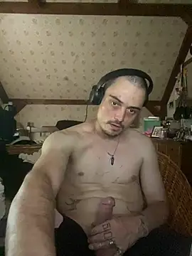 JustTylerr online show from July 2026 02:12:02 PM