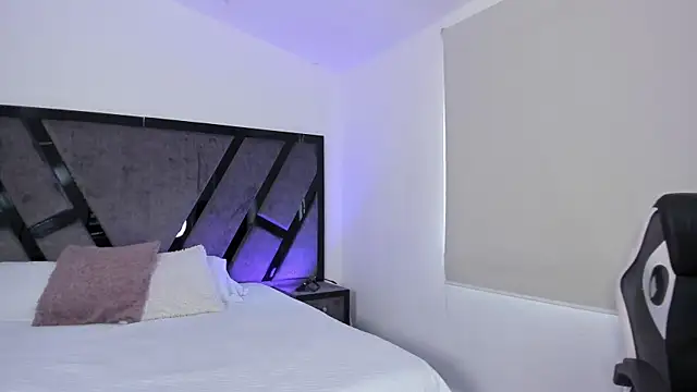 IsabelleFoxx  online show from October 2025 09:43:02 PM