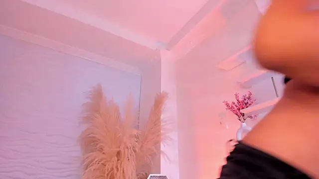Snapshot of IsabelleFoxx_ chatting on April 2026 10:57:02 PM IsabelleFoxx online show from April 2026 10:57:02 PM