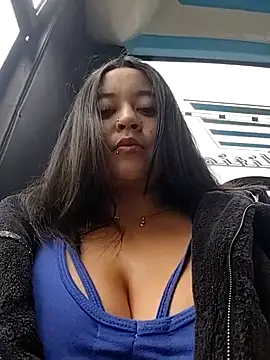 Cristal  04 online show from November 2025 07:02:02 PM