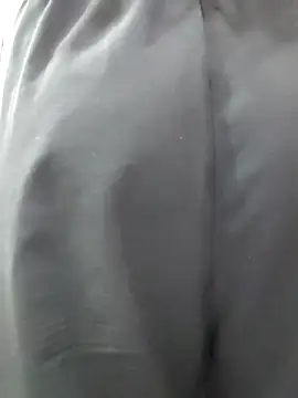 Snapshot of MohiniHott chatting on October 2025 06:33:01 AM MohiniHott online show from October 2025 06:33:01 AM