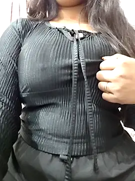 Snapshot of MohiniHott chatting on October 2025 06:11:01 AM MohiniHott online show from October 2025 06:11:01 AM