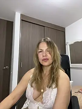 Snapshot of Leyna_liu chatting on January 2025 02:47:01 AM Leyna liu online show from January 2025 02:47:01 AM
