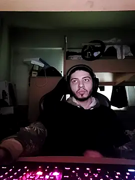 kleineid77 online show from April 2026 03:20:01 PM