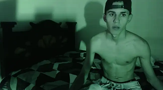 Snapshot of isaaclatino chatting on December 2024 12:19:02 AM isaaclatino online show from December 2024 12:19:02 AM