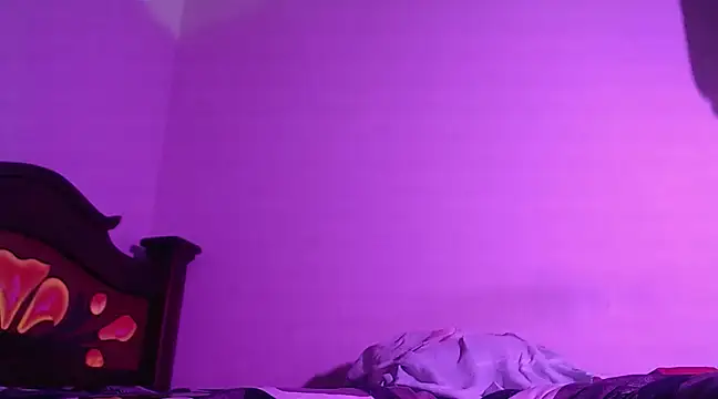 Snapshot of isaaclatino chatting on December 2024 08:33:01 AM isaaclatino online show from December 2024 08:33:01 AM