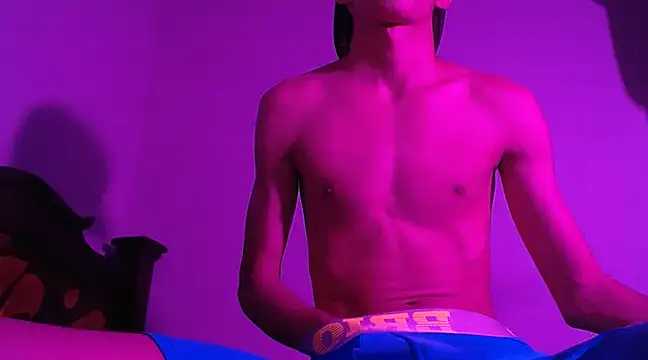 Snapshot of isaaclatino chatting on December 2024 07:49:02 AM isaaclatino online show from December 2024 07:49:02 AM