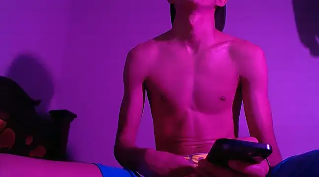 Snapshot of isaaclatino chatting on December 2024 10:56:01 AM isaaclatino online show from December 2024 10:56:01 AM