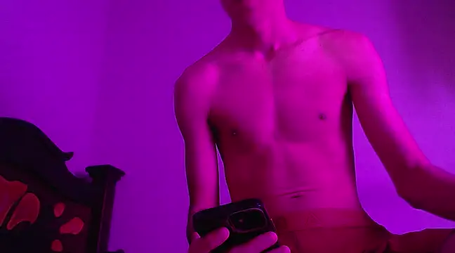 Snapshot of isaaclatino chatting on December 2024 05:29:02 AM isaaclatino online show from December 2024 05:29:02 AM