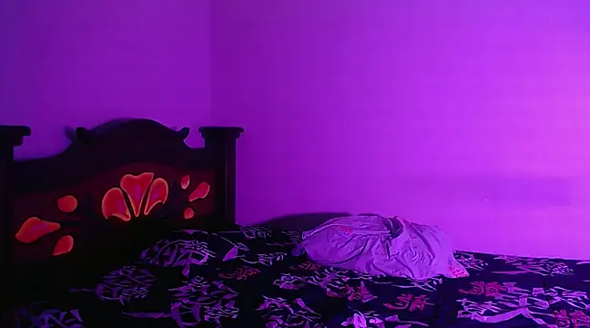 Snapshot of isaaclatino chatting on December 2024 02:32:02 AM isaaclatino online show from December 2024 02:32:02 AM