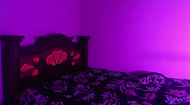 Snapshot of isaaclatino chatting on December 2024 11:42:01 PM isaaclatino online show from December 2024 11:42:01 PM