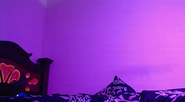 Snapshot of isaaclatino chatting on December 2024 02:43:02 AM isaaclatino online show from December 2024 02:43:02 AM