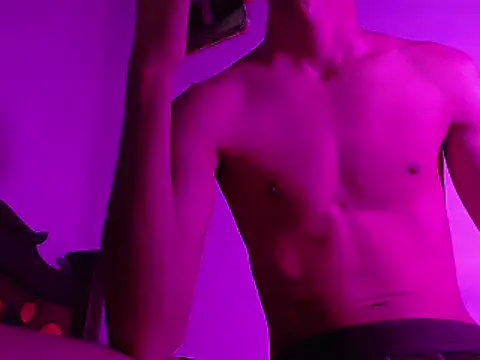 Snapshot of isaaclatino chatting on January 2025 03:53:02 AM isaaclatino online show from January 2025 03:53:02 AM