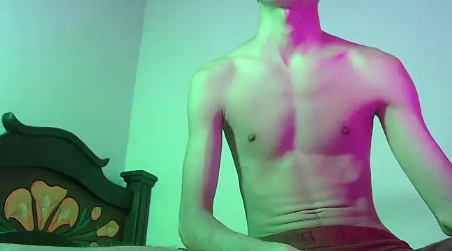 Snapshot of isaaclatino chatting on January 2025 05:54:02 AM isaaclatino online show from January 2025 05:54:02 AM