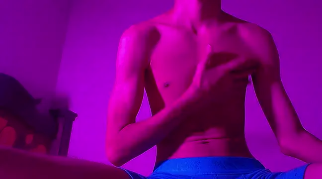 Snapshot of isaaclatino chatting on February 2025 04:23:01 AM isaaclatino online show from February 2025 04:23:01 AM