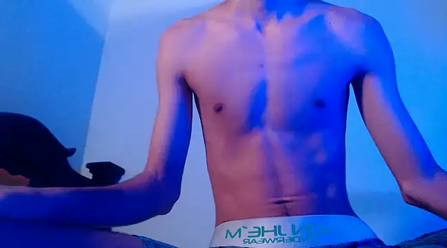 Snapshot of isaaclatino chatting on February 2025 03:04:02 AM isaaclatino online show from February 2025 03:04:02 AM