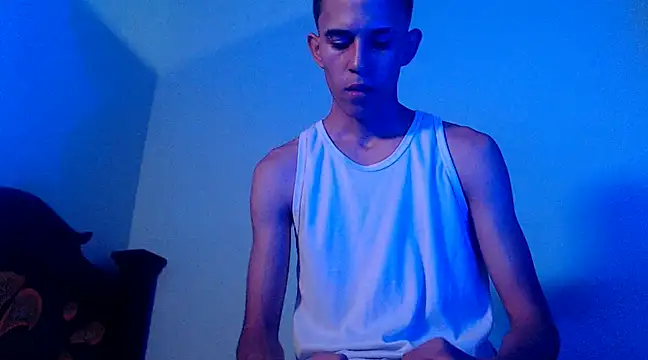 Snapshot of isaaclatino chatting on March 2025 04:17:02 AM isaaclatino online show from March 2025 04:17:02 AM