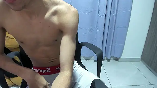 Snapshot of isaaclatino chatting on October 2025 06:24:01 AM isaaclatino online show from October 2025 06:24:01 AM