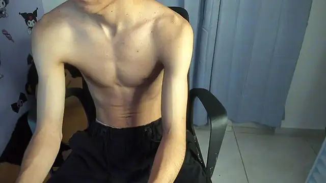 Snapshot of isaaclatino chatting on November 2025 05:21:01 AM isaaclatino online show from November 2025 05:21:01 AM