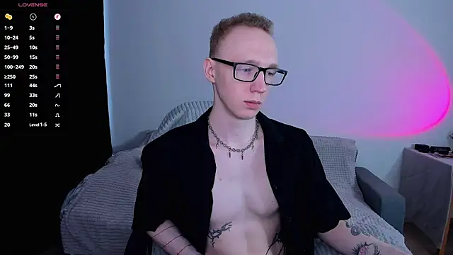 Snapshot of Alex_silents chatting on June 2026 03:23:02 PM Alex silents online show from June 2026 03:23:02 PM