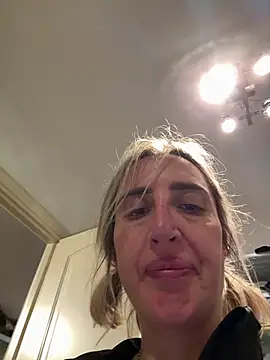 casalinga88 online show from March 2025 08:40:02 PM