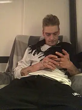 Simboxxx040 online show from January 2025 08:15:01 PM